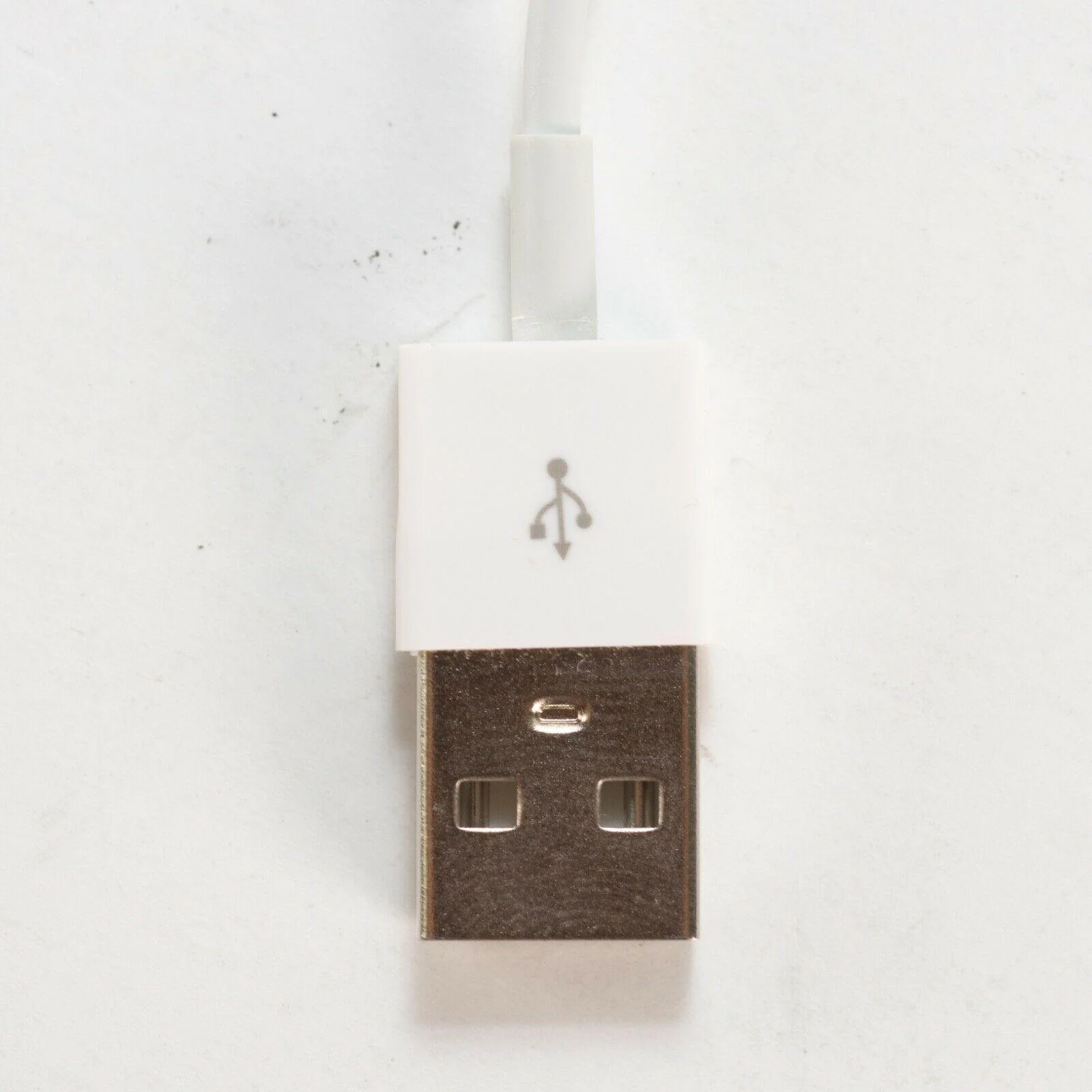 Generic Lighting to USB-A Cable - Works with iPhone, iPod, iPad - 3ft length - Image 5