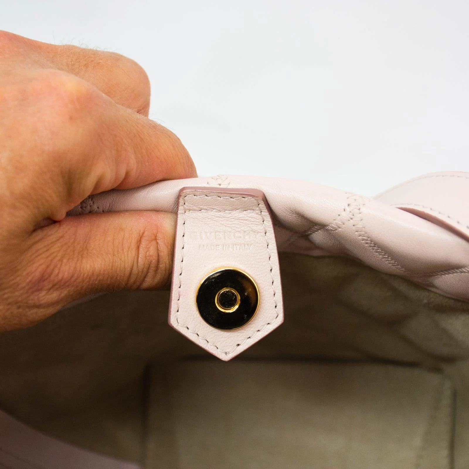 Givenchy Lambskin GV3 Bucket Bag - 3C 0119 - Image 8