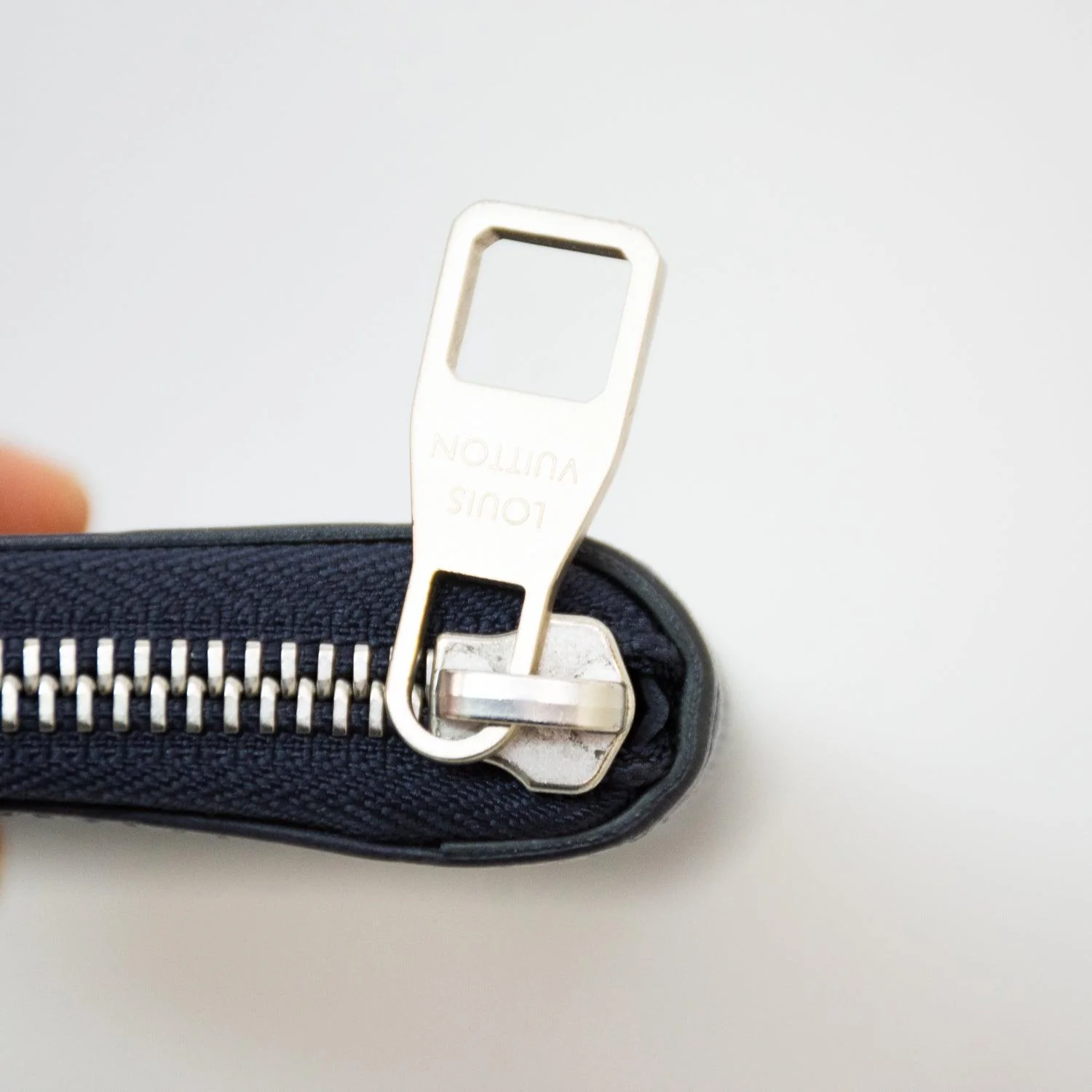 Louis Vuitton N63548 Damier Infini Zippy Wallet - Image 5