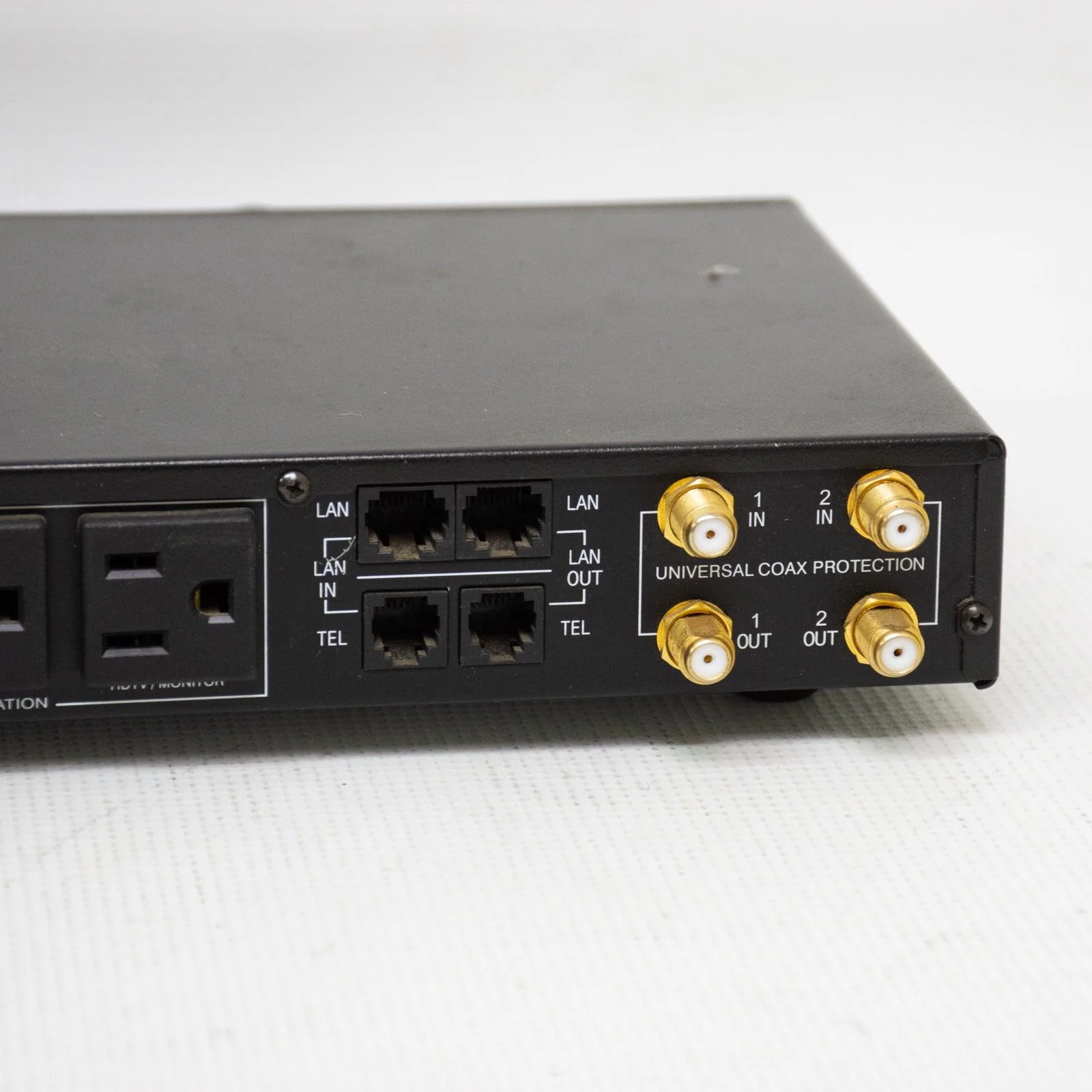 Panamax M4300-PM 8 Home Theater Power Line Conditioner and Surge Protector - Image 6