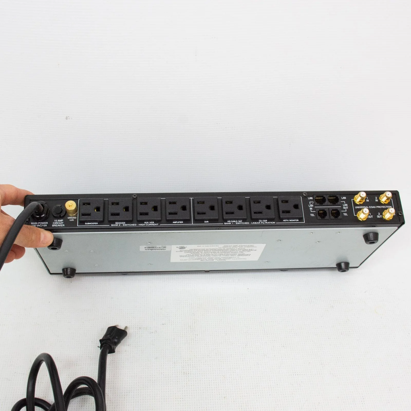 Panamax M4300-PM 8 Home Theater Power Line Conditioner and Surge Protector - Image 7