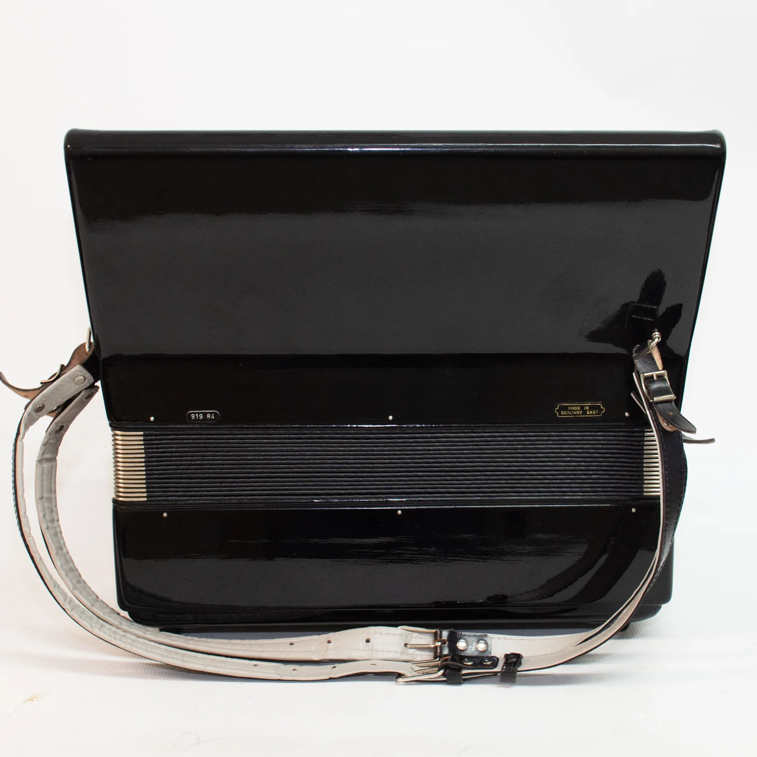 Royal Standard Silvana 2321 Accordion - Image 5